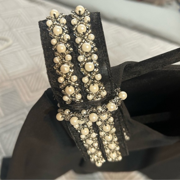 MOTF embellished shoulder bow top - Picture 6 of 7